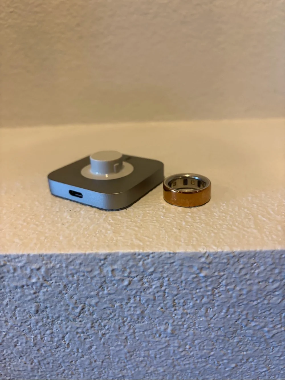 Oura Ring ~ Gen 4 ~ Size 7 ~ Rose Gold ~ with charging dock